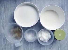 准备好各种食材，淡奶油需提前冷藏一晚。