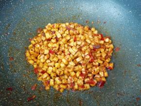 小火炒香以后关火。