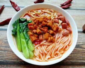 一碗香喷喷的米线就做好了。