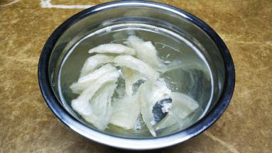 燕窝用纯净水泡发