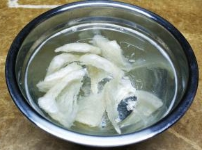 燕窝用纯净水泡发