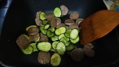 翻炒至熟透即可