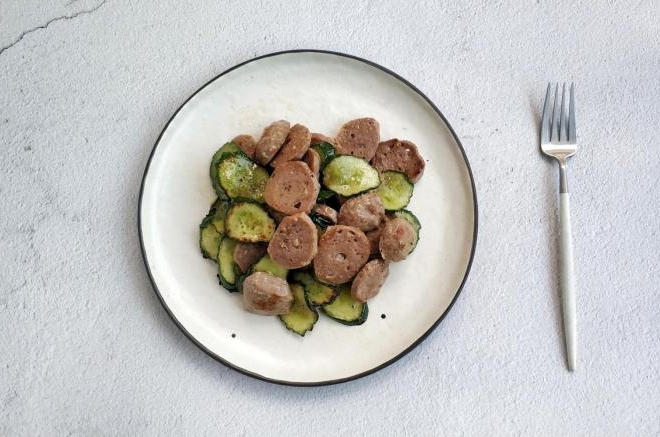 青瓜炒牛肉丸片