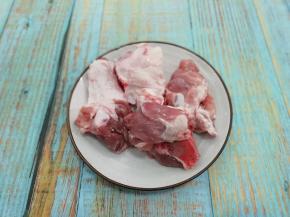 买回来的筒骨洗干净