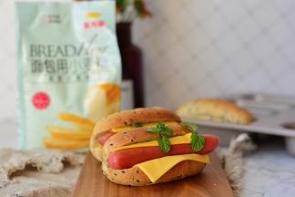 黑芝麻芝士热狗包