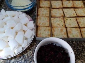 其他食材都准备好，放一旁备用