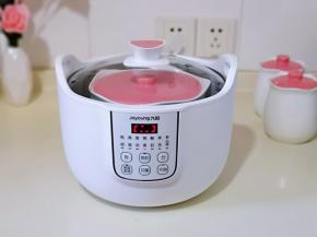 自动默认时间为2小时！。桃花盏电炖锅还可以24小时预约，10小时定时，省时省力。晚上预约，早上起来就可以吃到热腾腾的美味早餐粥，特别方便。