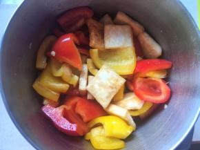 之后将材料搅拌均匀，腌制半个小时
