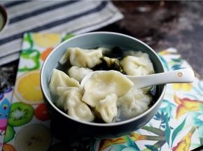 如图这样子一份番茄鲜肉汤饺就完成啦。
