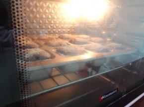 放入预热好的烤箱165度25分钟出炉晾凉就可以了