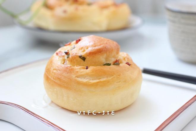 火腿香葱面包卷