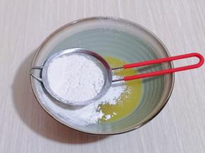 再筛入面粉与泡打粉！