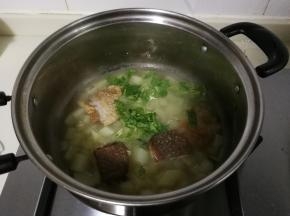 撒入香菜