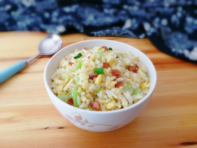 肉圆佛手瓜蛋炒饭