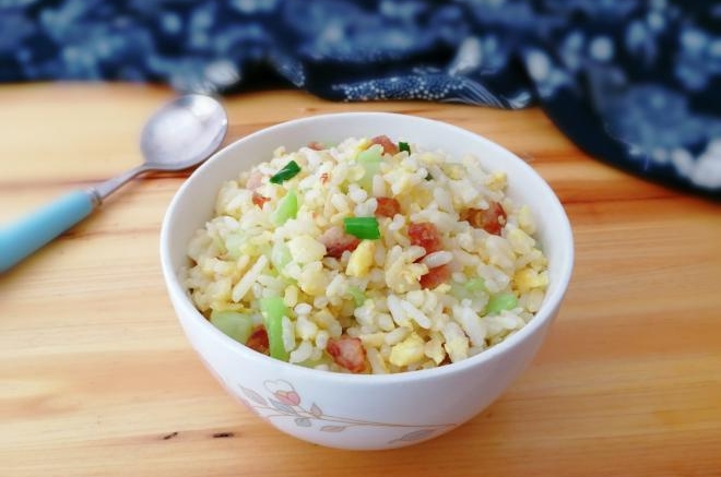 肉圆佛手瓜蛋炒饭