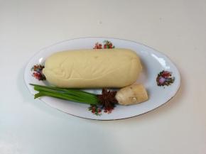 准备好食材：素鸡，青蒜，姜，八角