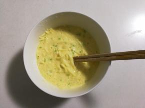 拌匀成稀的面糊