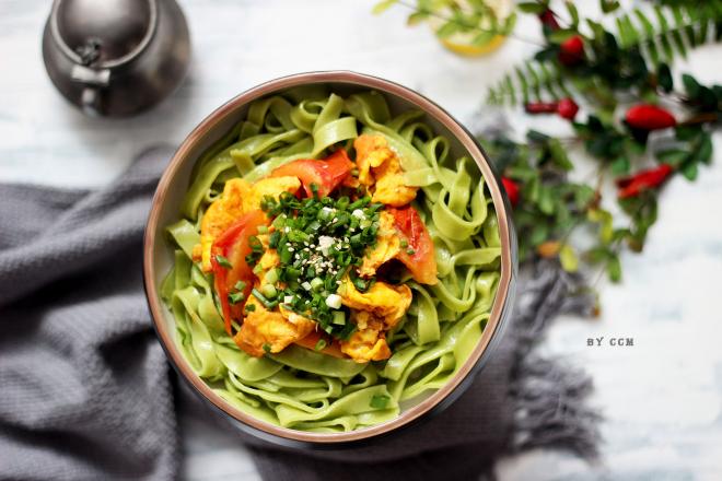 劲爽菠菜手擀面