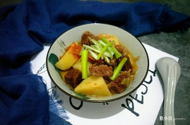 西红柿土豆炖牛肉