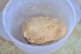 和成面团。