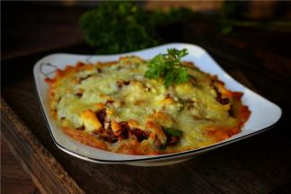 芝士融化，表面金黄即可。