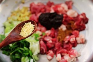 这个时候再加入鸡精调味。