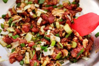 用硅胶铲子搅拌均匀后。