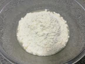 加入高筋面粉。