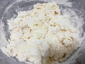 用筷子挑拌成絮状。