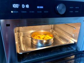 4.把南瓜蒸软即可