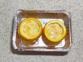 9.灌入蛋奶糊7分满，放入烤盘中