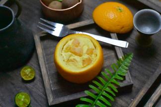 14.冷藏一下再吃，可以再切一些新鲜黄桃片装饰