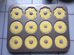 放入预热好的烤箱，中层，上下火180度，20分钟