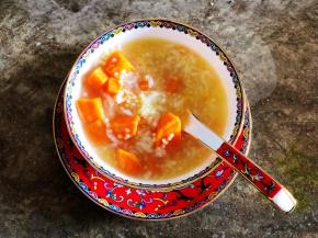 小米地瓜粥健康美味。