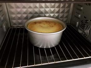 出炉
等凉透后放入冰箱冷藏几个小时后再脱模