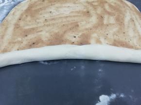 然后从底部卷起来