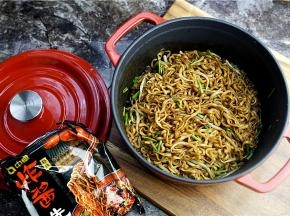 这样子一份有味快手的豆芽炸酱面就完成啦。