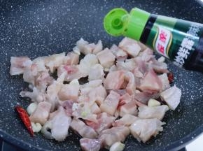 加入生抽鲜露！