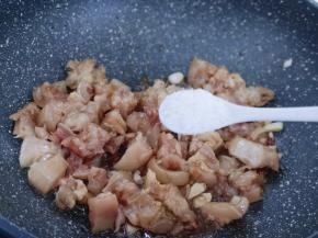 加入盐！（按个人口味加入盐的量）