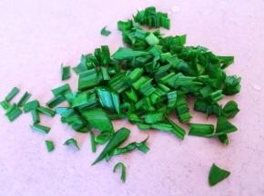 蒜苗切碎