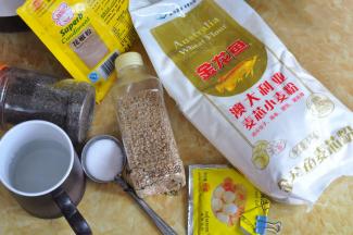 准备好所需要的食材。