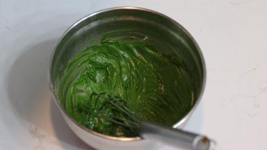 5.	面粉拌匀后的状态，到这一步会比较稠，不用担心，正常现象