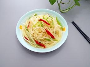 酸辣土豆丝开吃。