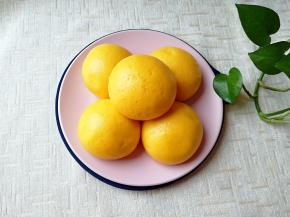 闻起来有淡淡的南瓜味，好香啊！