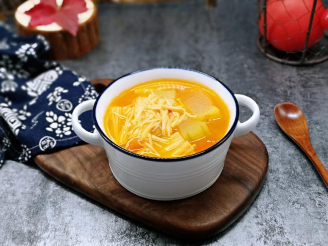 酸甜开胃～番茄金针菇冬瓜汤