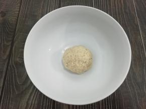 和成面团，放在温暖处发酵