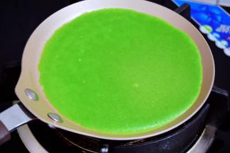 小火煎至表面变色变深即可盛出