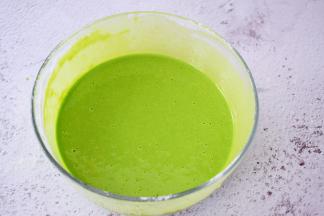 搅拌成细腻的糊状