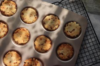 烘烤完成后，取出晾温。