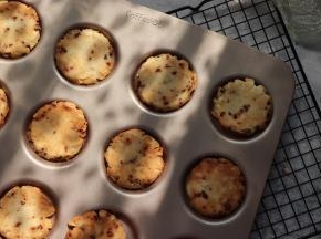 烘烤完成后，取出晾温。